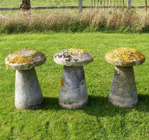 Staddle stones