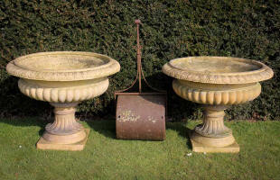 Pair of Lindsay and Anderson urns